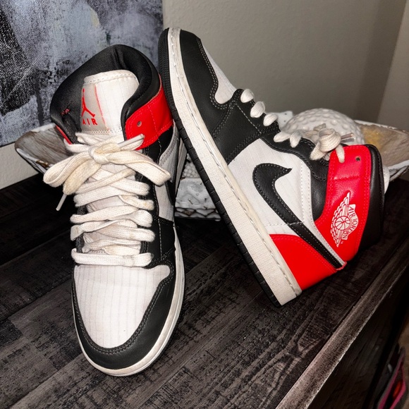 Nike Shoes - Air Jordan 1 Mid SE Womens Size 7 Newsprint Crimson